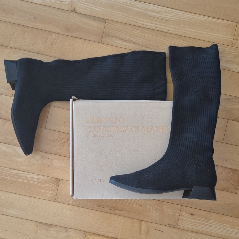 NWB Vivaia knee-high black boots.